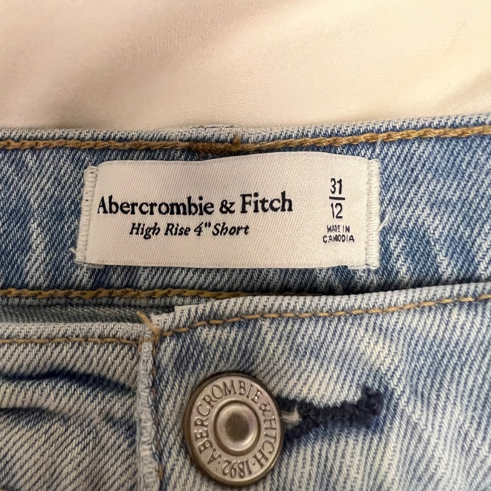 Abercrombie & Fitch High Rise 4” shorts